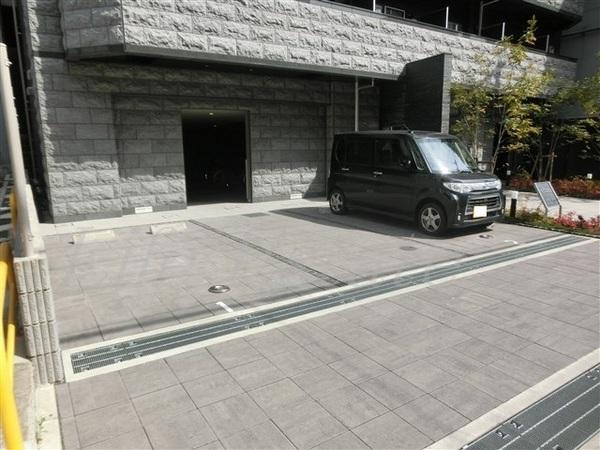 プレサンス北浜パレス(駐車場)