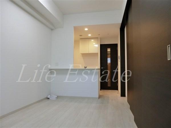 エステムコート谷町九丁目(リビング)