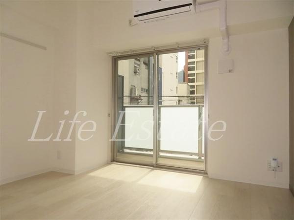 AKASHI ENTERPRISE(洋室)