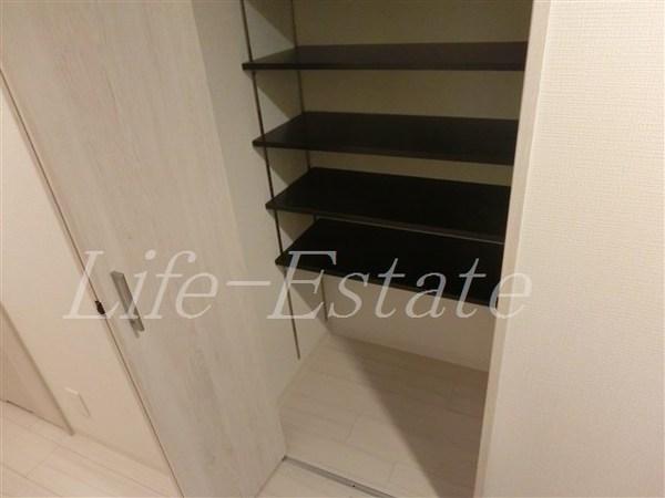 フォーリアライズ本町レクス(収納)