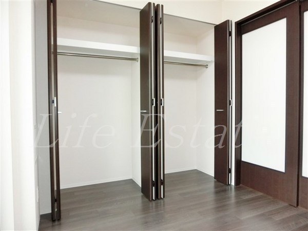 コンフォリア心斎橋EAST(収納)