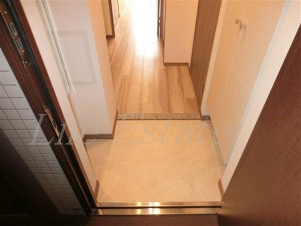 W-STYLE大阪谷町(玄関)