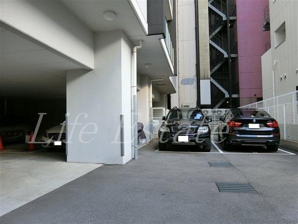 エステムエグゼ心斎橋(駐車場)