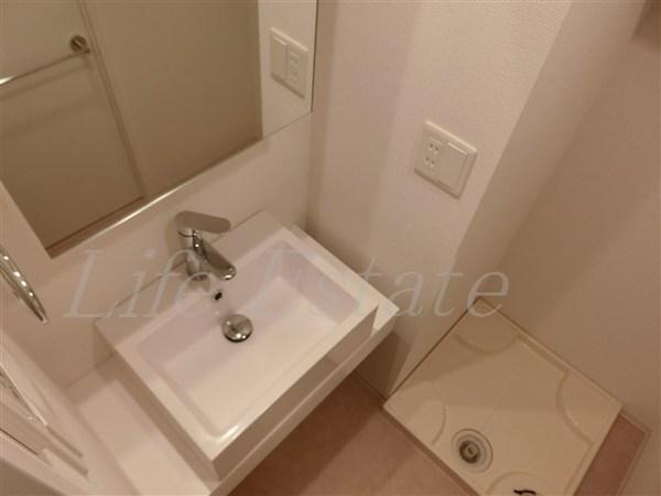 セレニテ心斎橋グランデ(洗面台・洗面所)