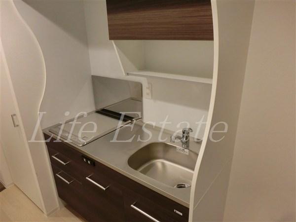 セレニテ心斎橋グランデ(キッチン)