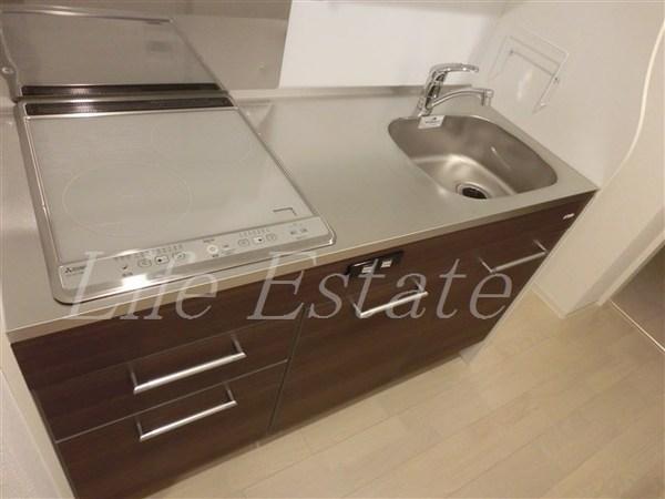 セレニテ心斎橋グランデ(キッチン)