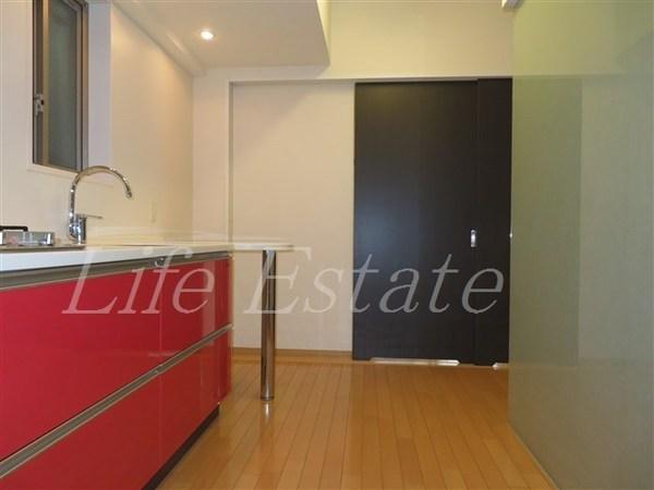 大阪市中央区備後町１丁目のマンション