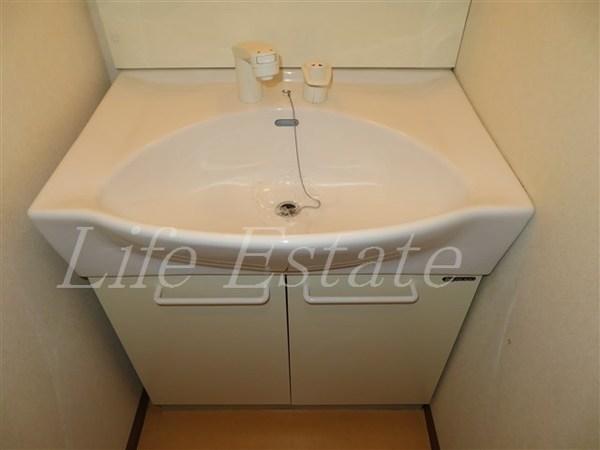 大阪市中央区備後町１丁目のマンション