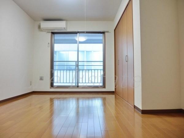 Huge1（ヒュージ1）