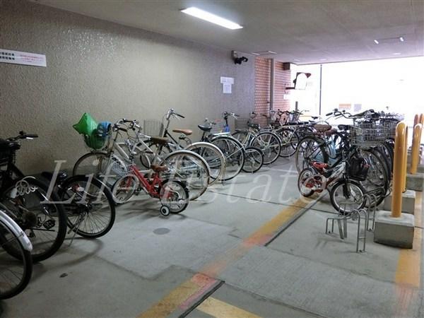 大阪市中央区安土町１丁目のマンション