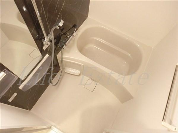 ララプレイス大阪城WESTEN