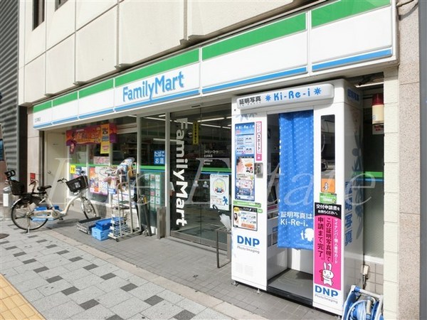 パークキューブ北浜(ファミリーマート北浜東店)