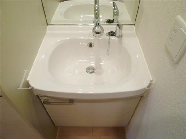 スワンズ心斎橋イースト