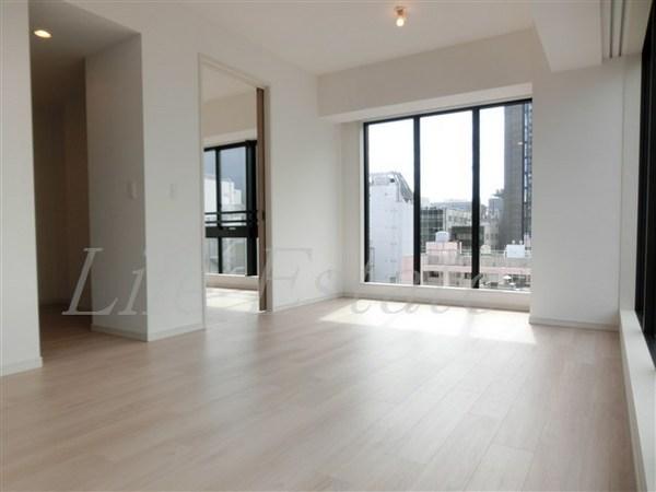 大阪市中央区南船場１丁目のマンション