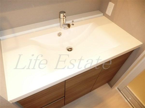 大阪市中央区南船場１丁目のマンション