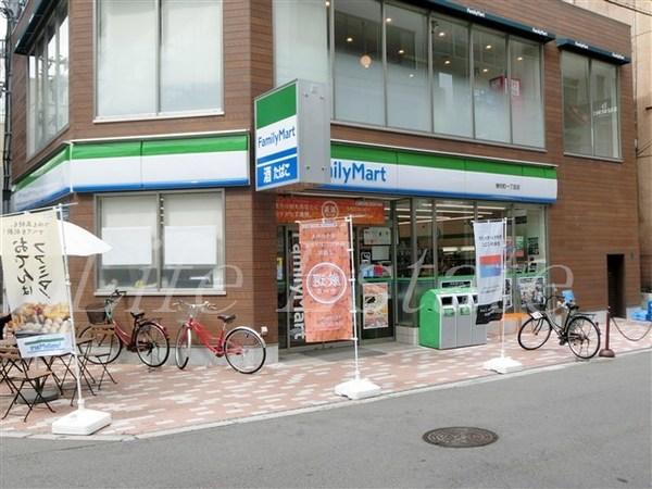 ラシュレエグゼ本町(ファミリーマート博労町一丁目店)