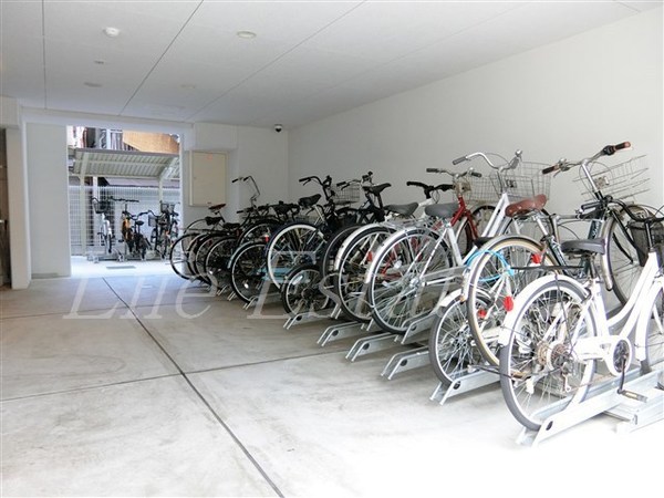 セレニテ夕陽丘EST