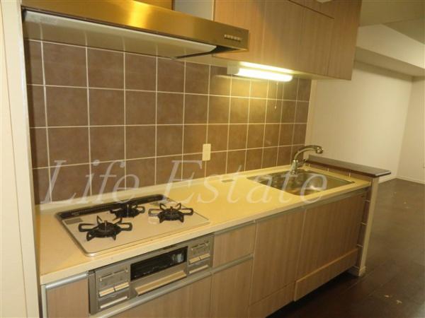 大阪市中央区南船場２丁目のマンション