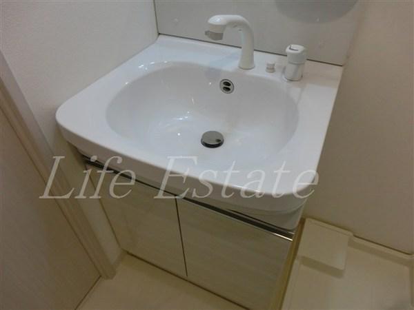 ファーストフィオーレ本町イースト