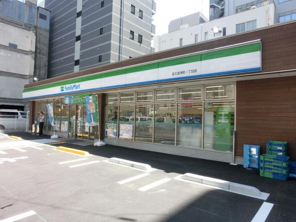 プレサンス堺筋本町ディスティニー(ファミリーマート北久宝寺町一丁目店)
