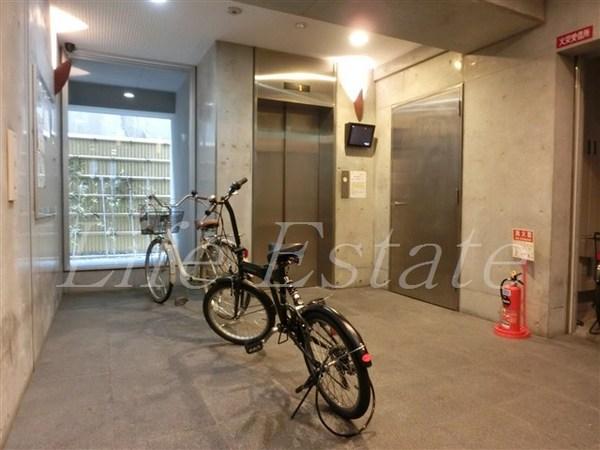 大阪市中央区南船場１丁目のマンション