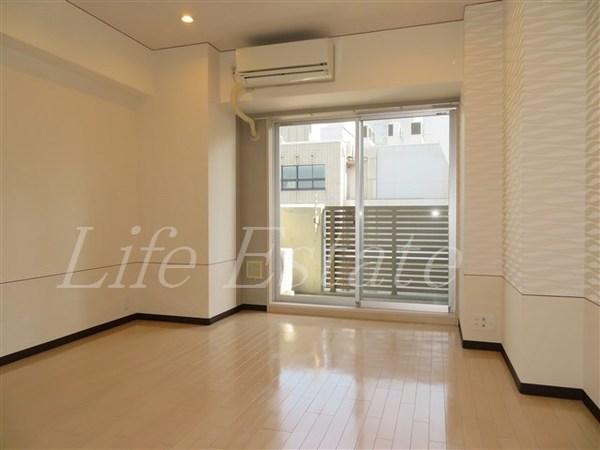 大阪市中央区南船場１丁目のマンション