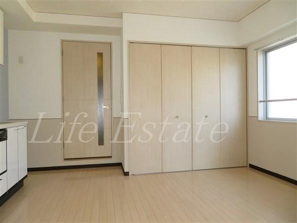 大阪市中央区南船場１丁目のマンション