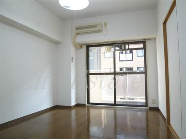 大阪市中央区鎗屋町２丁目のマンション