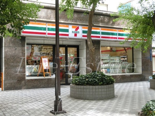 コンフォリア北浜(セブンイレブン大阪高麗橋2丁目店)