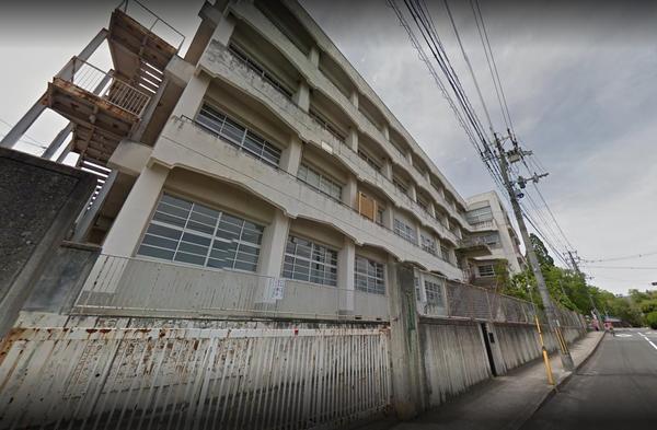 サンバースト山崎/1F(大山崎町立第二大山崎小学校)
