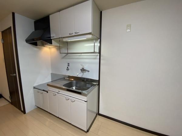 フジパレスタカシロ2番館　1F