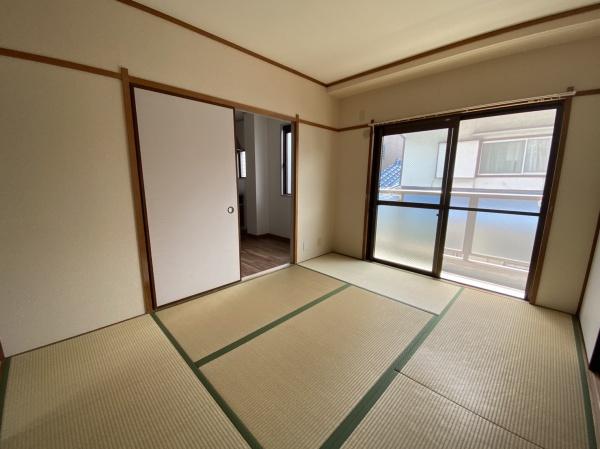 ロイヤルコーポ水無瀬　E棟　1F