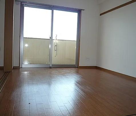 高槻市梶原４丁目のマンション