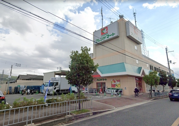 グランヴェルデ高槻(フレンドマート高槻美しが丘店)