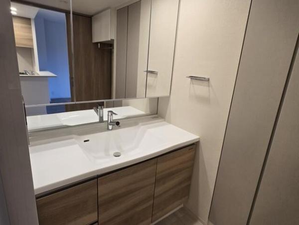 ウエリス島本　２Ｆ