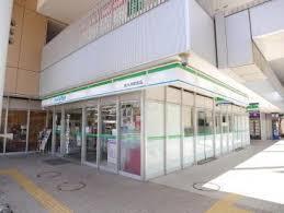 大塚アパルトマン(ファミリーマート西大井駅前店)