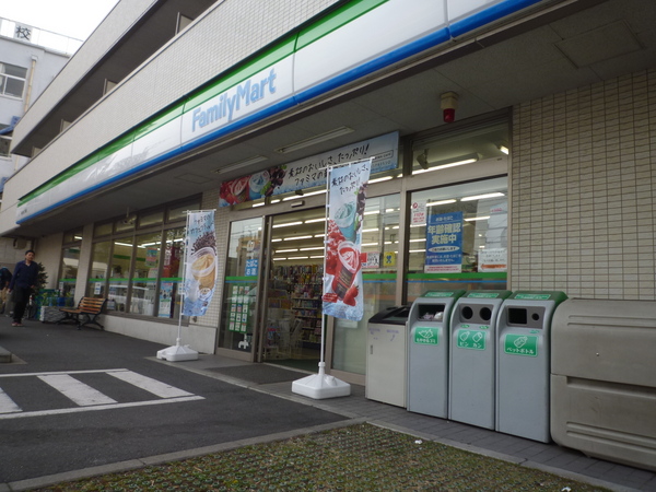 リバーサイドマンションB棟(ファミリーマート東大井三丁目店)