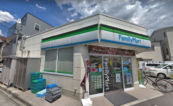 青葉マンション２号館(ファミリーマート大田中央三丁目店)