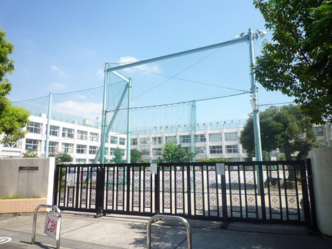 青葉マンション２号館(大田区立入新井第二小学校)
