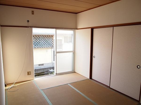 シロマルハイツA棟