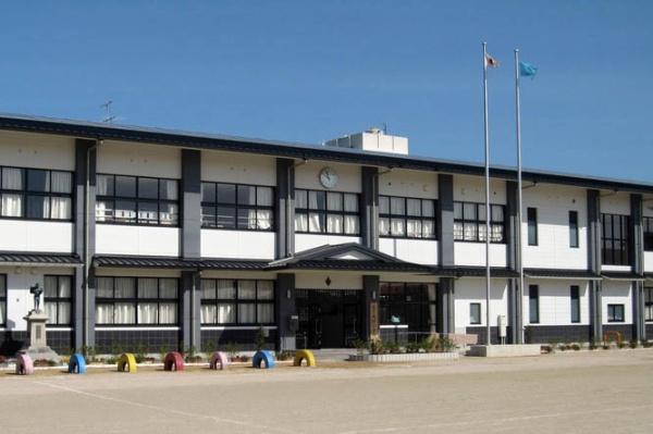 カマチハイツ B棟(大村市立大村小学校)