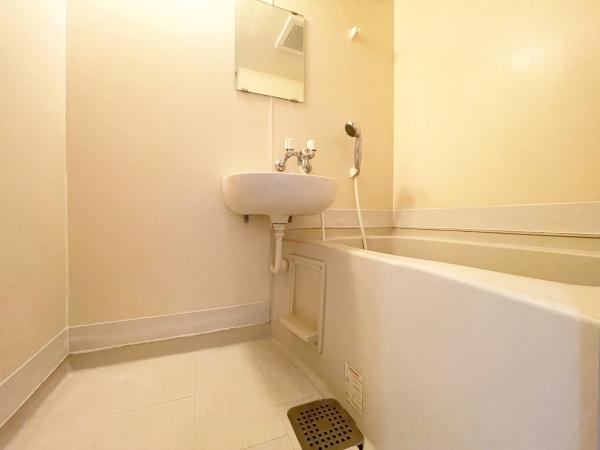 千葉市中央区稲荷町3丁目のマンション(バス)