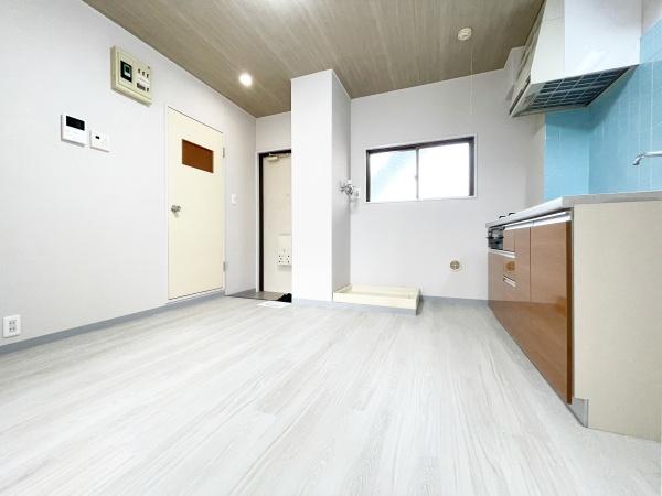 千葉市中央区稲荷町3丁目のマンション(リビング)