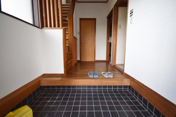 山武郡九十九里町藤下の貸家(玄関)