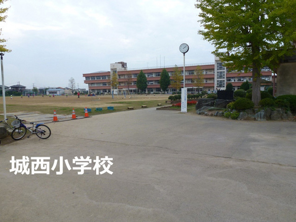 東金市南上宿のアパート(東金市立城西小学校)