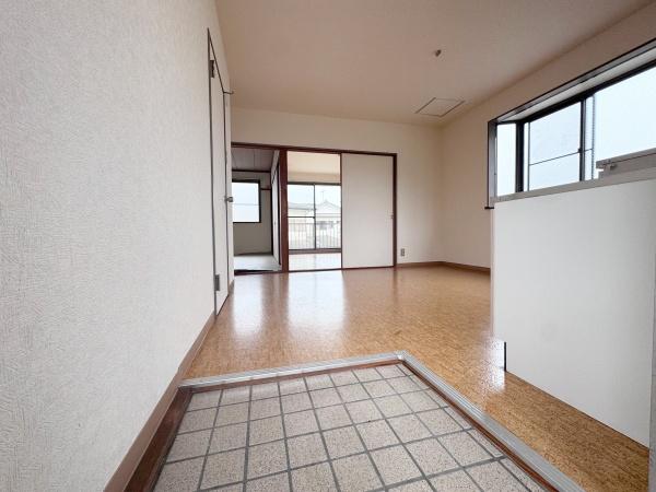 東金市家徳のマンション(玄関)