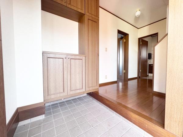 東金市西福俵の貸家(玄関)