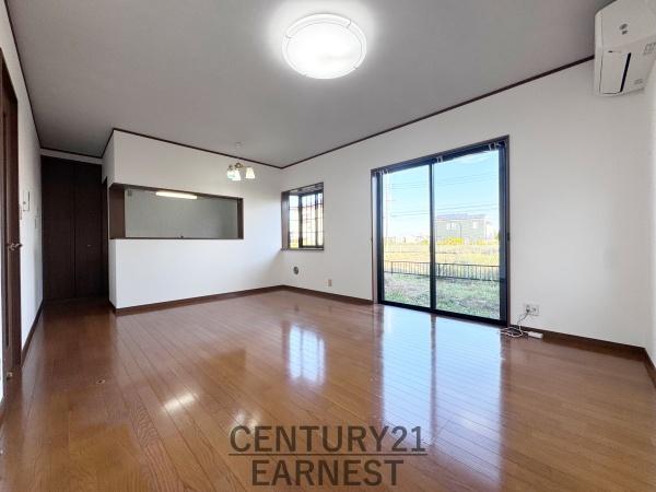 東金市西福俵の貸家(リビング)