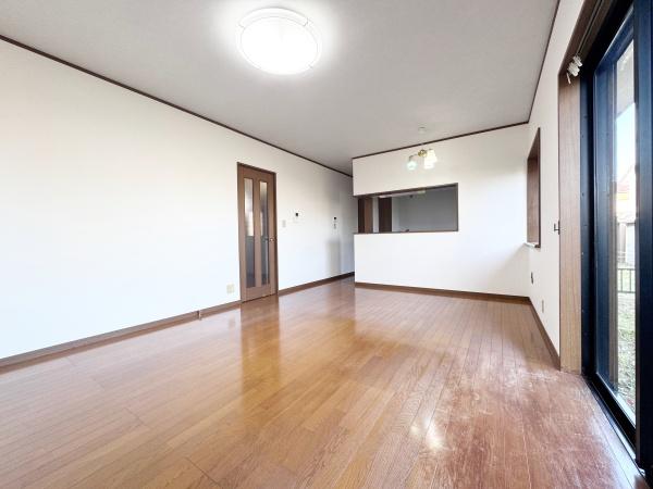 東金市西福俵の貸家(リビング)