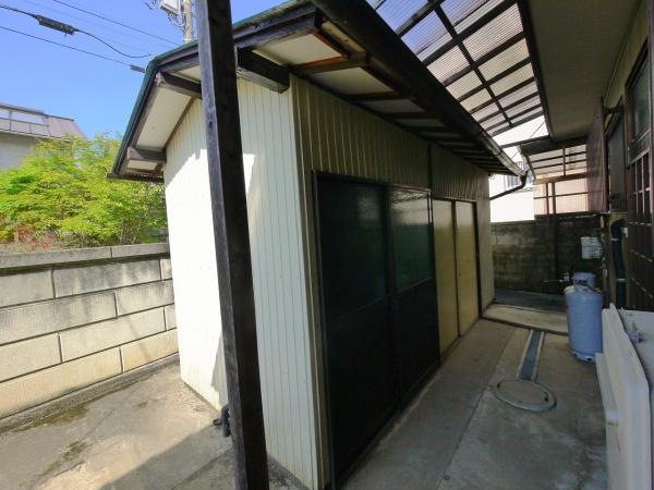 浅沼町貸家